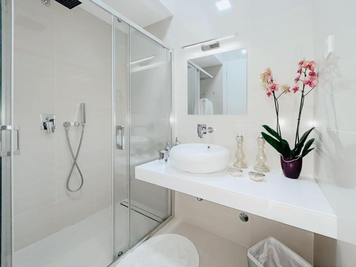 Montesun Apartments Becici Boreti Bagian luar foto