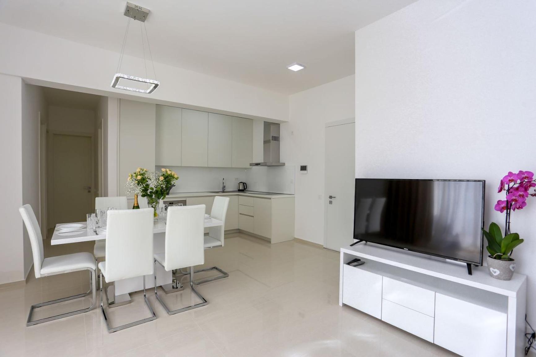 Montesun Apartments Becici Boreti Bagian luar foto