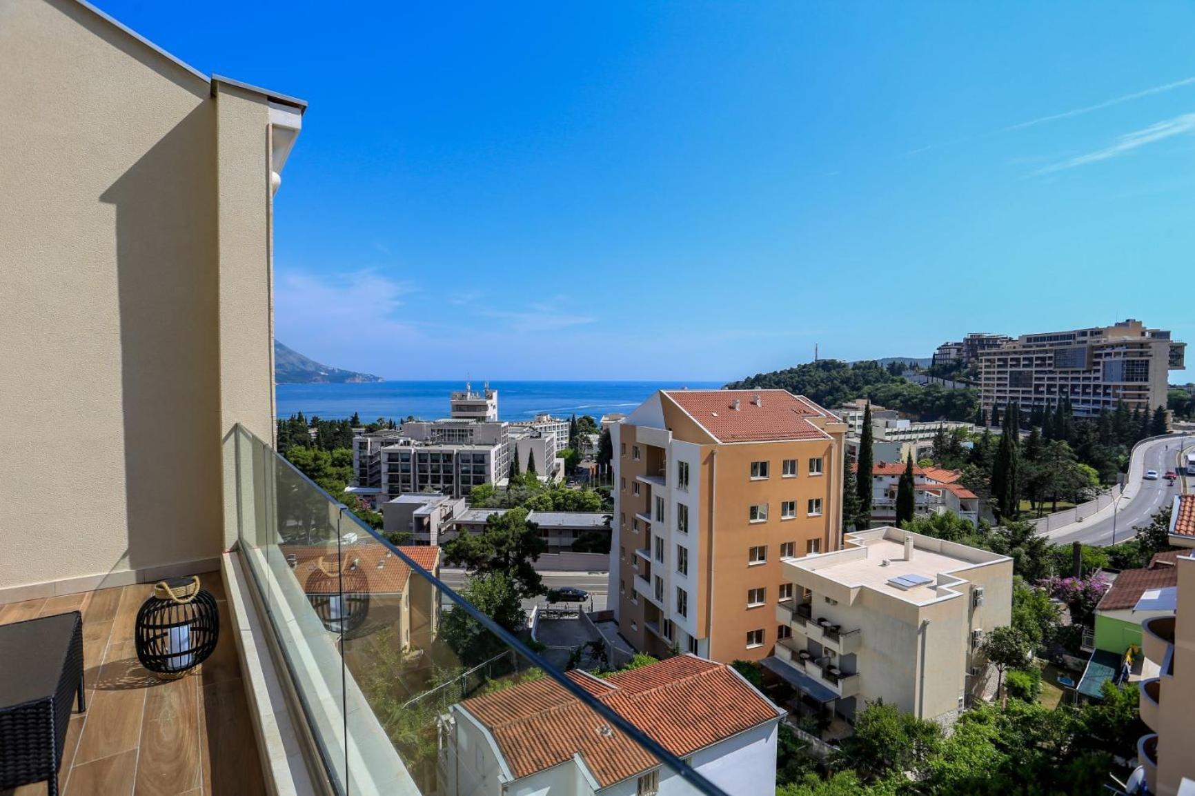 Montesun Apartments Becici Boreti Bagian luar foto