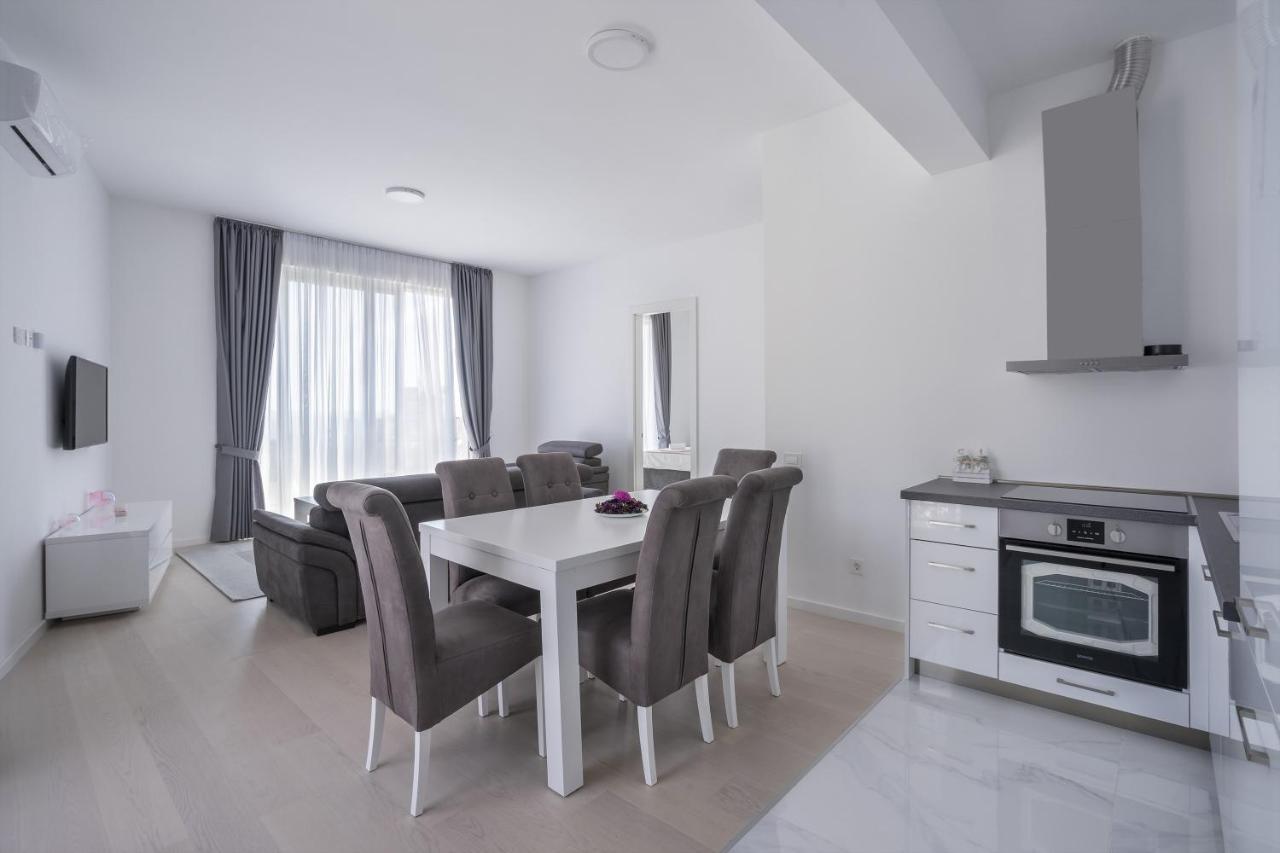 Montesun Apartments Becici Boreti Bagian luar foto