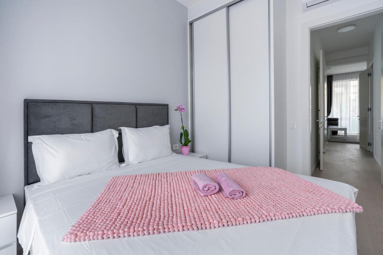 Montesun Apartments Becici Boreti Bagian luar foto