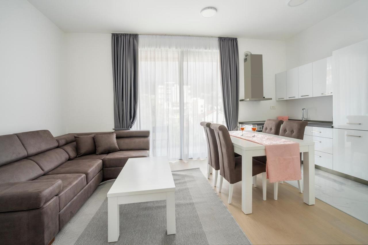 Montesun Apartments Becici Boreti Bagian luar foto