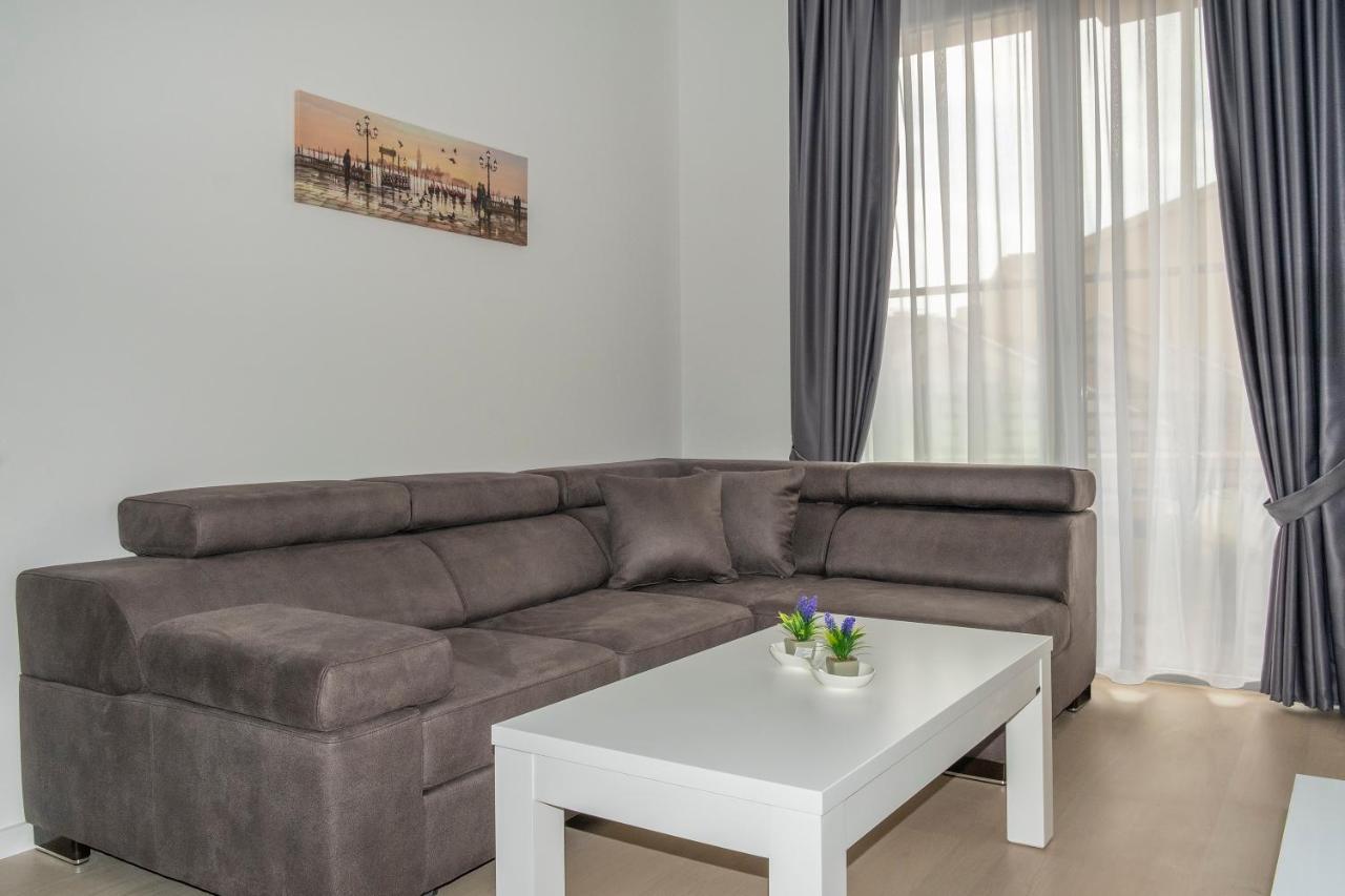 Montesun Apartments Becici Boreti Bagian luar foto