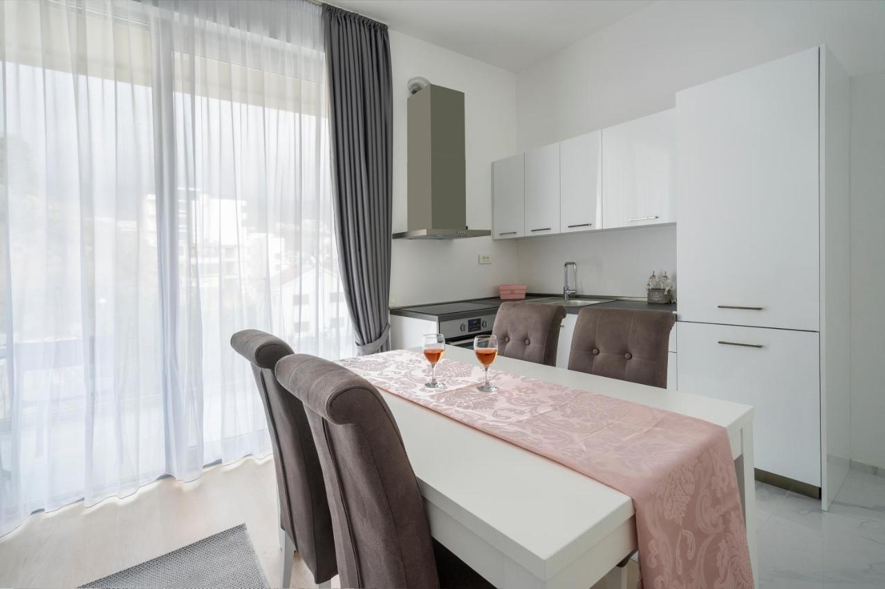 Montesun Apartments Becici Boreti Bagian luar foto
