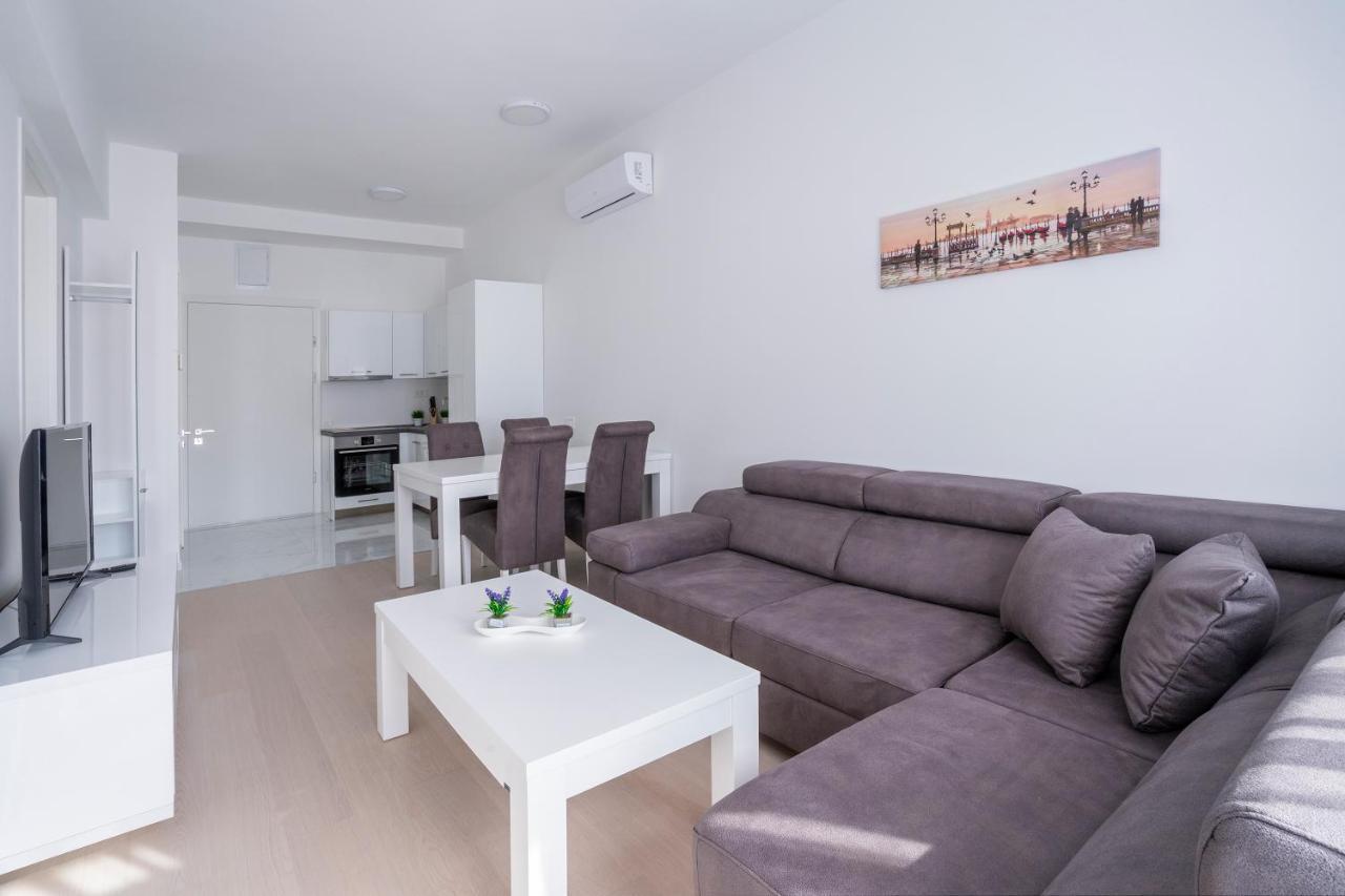 Montesun Apartments Becici Boreti Bagian luar foto